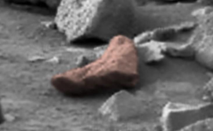 Alleged foot-like structure on Mars Foot on mars