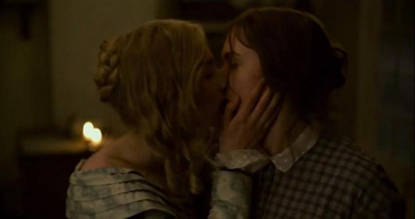Twitter image from Neon post KATE WInslet kissing
