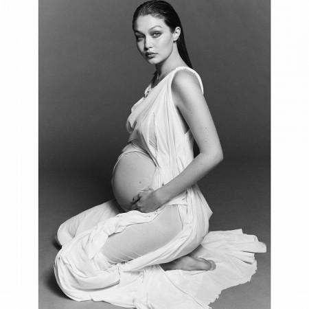 Gigi Hadid flaunts her baby bump in stunning monochromatic