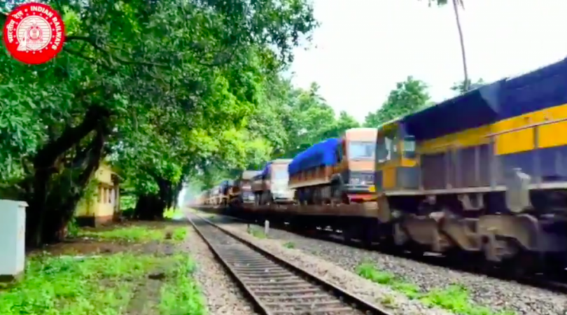 The Roll On Roll Off train by the South Western Railway (Photo: Screenshot/@SWRRLY) RORO train