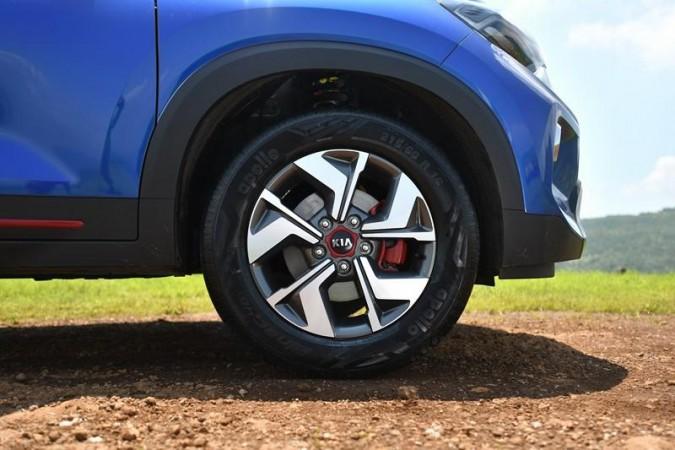 KIA Sonet GTX alloy wheel KIA Sonet alloy wheel
