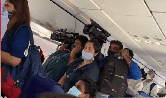 An in-flight video of the media persons violating the social distancing norms went viral on a Chandigarh-Mumbai IndiGo plane. Kangana Ranaut indigo flight