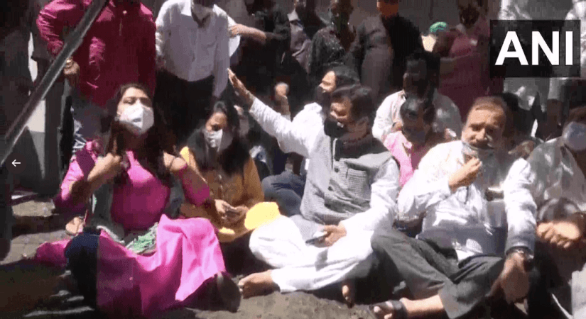 Protest by BJP workers and Madan Sharma's family