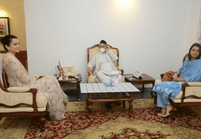 Kangana Ranaut meets goevrnor of Maharashtra