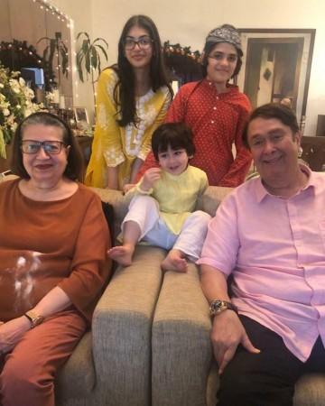 Kareena and KARISMA KAPOOR FAMILY