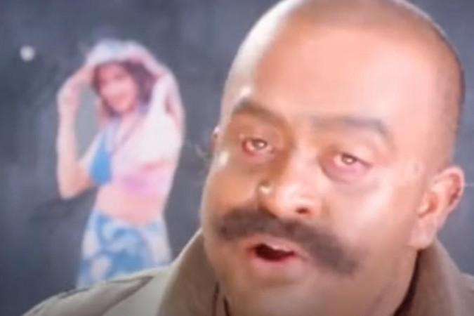 Saikumar as Vasu Annan in Kunjikoonan Vasu annan