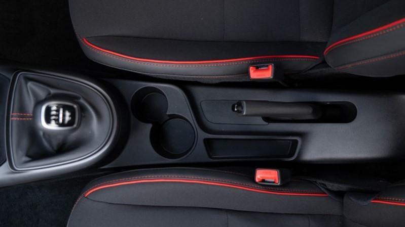 2020 Hyundai Grand i10 NIOS Turbo storage space between the front seats 2020 Hyundai Grand i10 NIOS Turbo interior