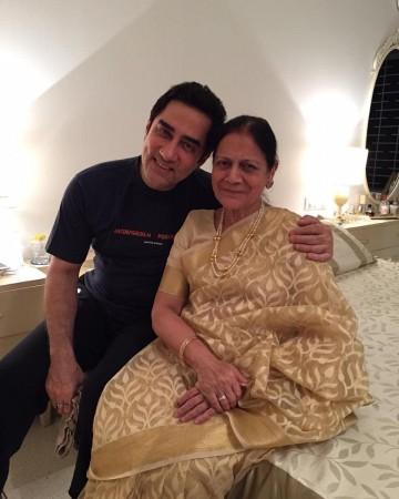 Faissal Khan with mom