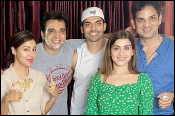 Gurmeet, Debina, Vikas and Priynaka
