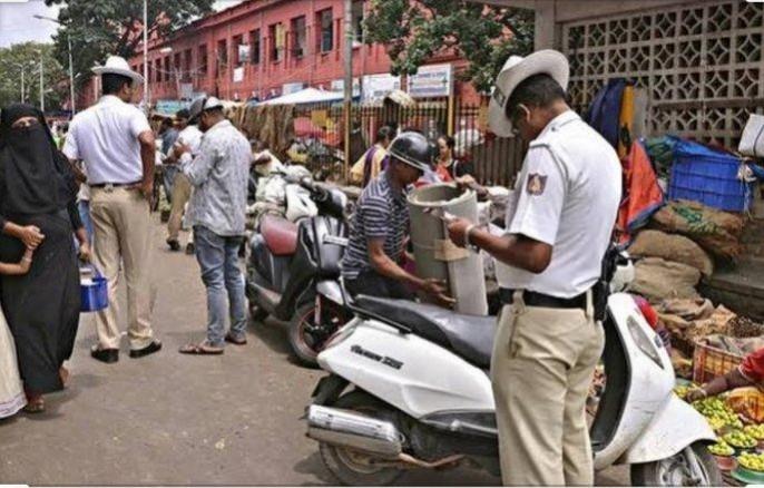 Bengaluru traffic police declared war on us; cops flood city's potholed roads