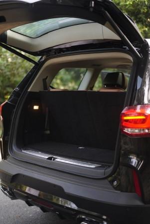 MG Gloster's electric tailgate 2020 MG Gloster review