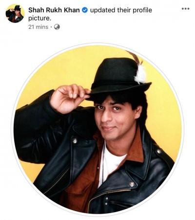 srk changes his dp pictire