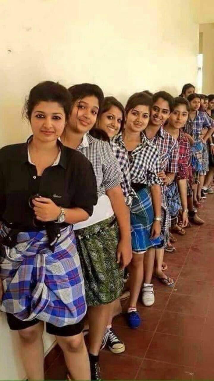 Fact-check: No, Kerala college girls didn't show up in lungi to protest