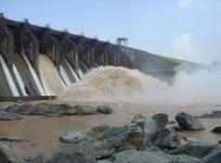 Durgapur barrage lock gate damaged, panic of flood in Bengal villages.