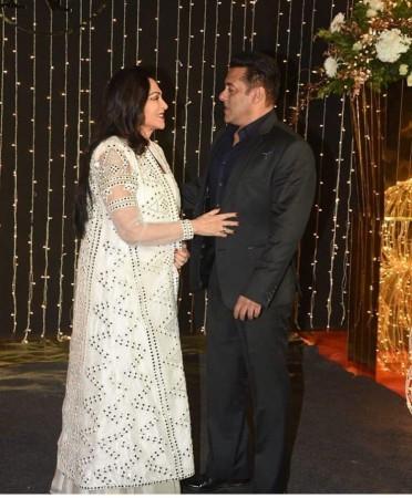 Simi Garewal with Salman Khan Simi Garewal with Salman Khan