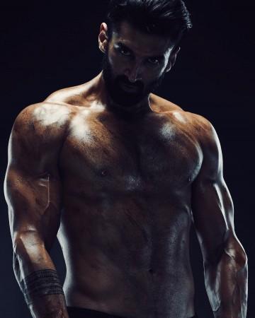 too hot to handle Aditya