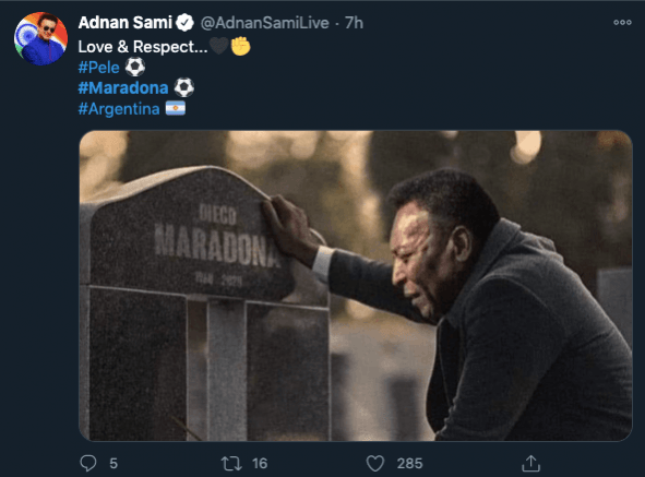 Fact-check: Pele's photo at Maradona's grave is fake; see full