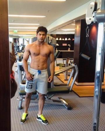 Sidharth bare body