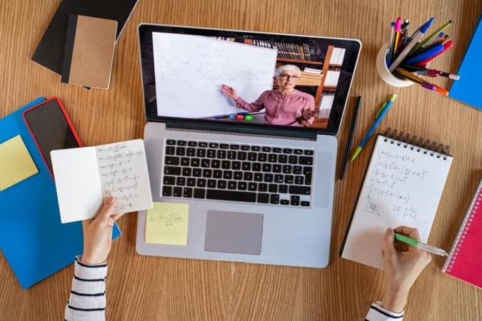 Video Of Kansas Teacher Farting During Zoom Class Goes Viral Students Find It Humorous Ibtimes India