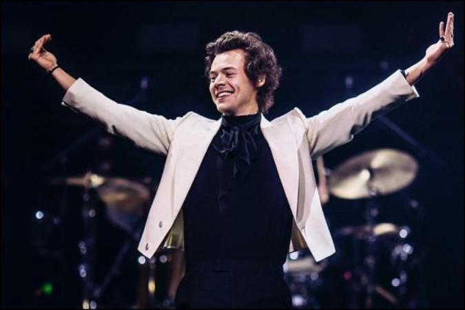 Fox News Anchor Trolls Harry Styles Vogue Cover Look Karma Hits Back Instantly Ibtimes India