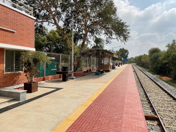 Bengaluru city-airport halts at Devanahalli, 5km away from the airport Bengluru airport train