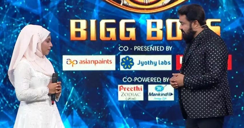 Mohanlal and Majiziya Bhanu in Bigg Boss Malayalam 3 Bigg Boss Malayalam