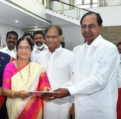 PV's daughter as candidate for MLC polls a masterstroke by KCR Vani Devi