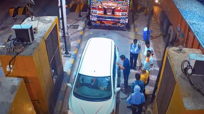 Fact check: Old video of district judge schooled by toll operator goes viral