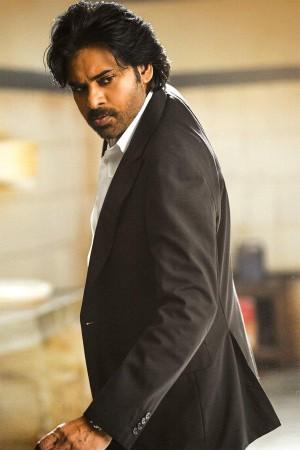 Pawan Kalyan fans hire theatres to air Vakeel Saab ...