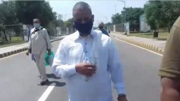 Dharam Singh, a native of Doda district of J&K, entering India after spending 14 years in Pakistan Dharam Singh, a native of Doda district of J&K, entering India after spending 14 years in Pakistan