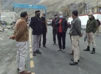 Deputy Commissioner Leh, Srikant Suse giving directions to officers regarding sealing of all entry points.