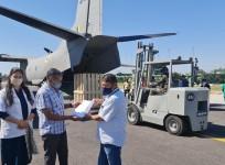 Officers of CSIR-IIIM Jammu handing over equipment to representative of Ladakh