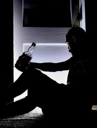 The research team focused on hormonal and protein markers in 268 men and 132 women diagnosed with AUD Drinking alone