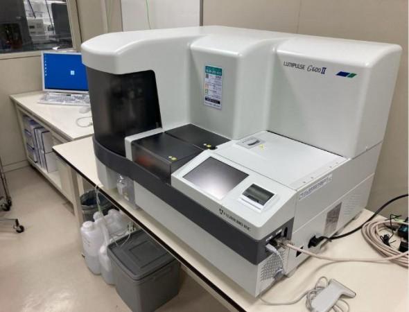 Lumipulse G600II instrument manufactured by Fujirebio, which was used in this study for the quantification of SARS-CoV-2 in saliva samples COVID-19 test