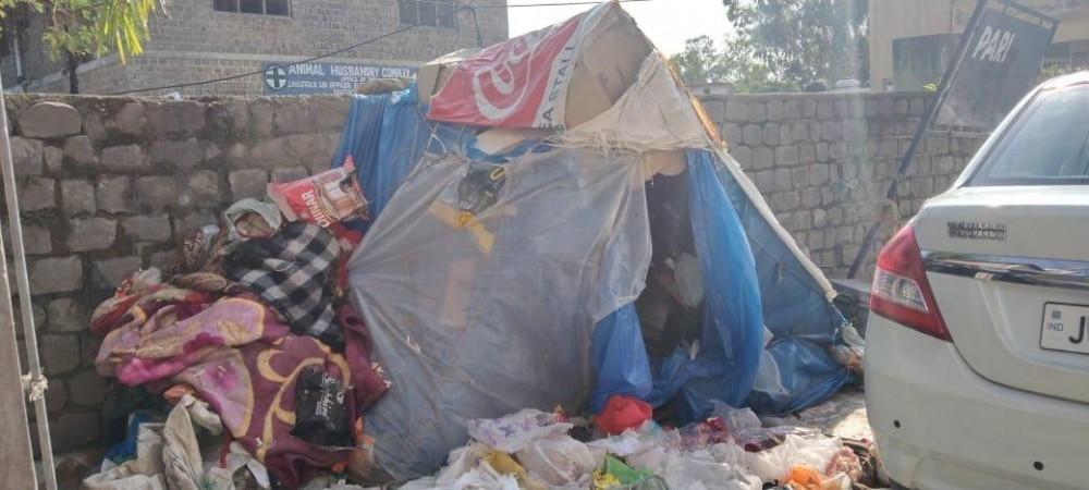 Rs three lakhs recovered from shanty of an aged woman beggar in J&K's Nowshera town in Rajouri district Rs three lakhs recovered from shanty of an aged woman beggar in J&K's Nowshera town in Rajouri district
