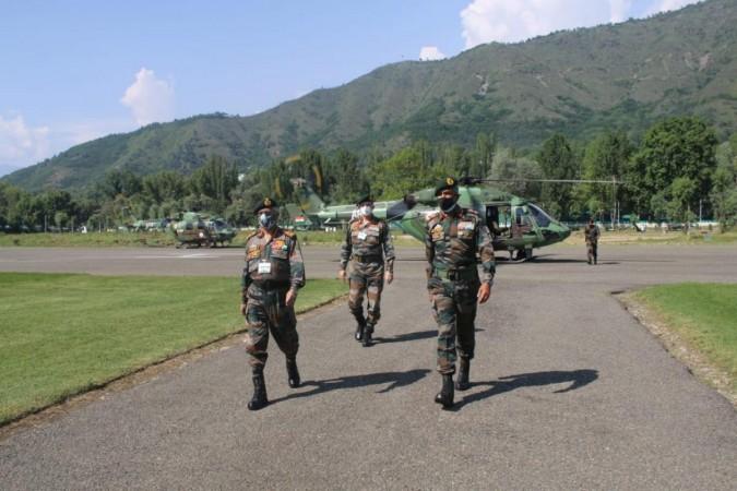Army Chief reviews security situation in Kashmir