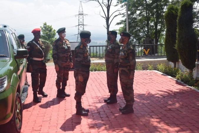 Army Chief reviews security situation in Kashmir