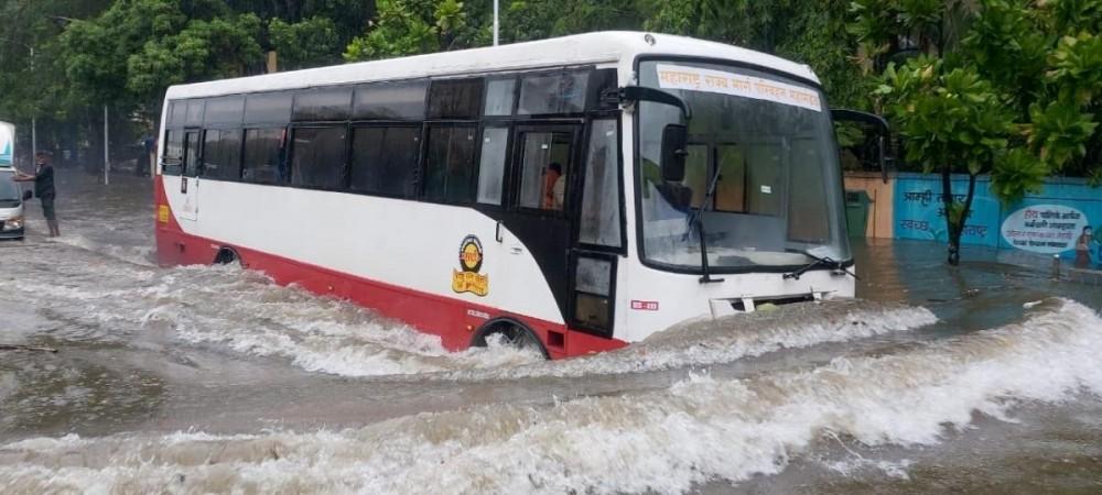 Mumbai hit by heavy rains from monsoon Mumbai heavy rains, flooding