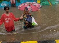 Mumbai roads flooded due to monsoon rains