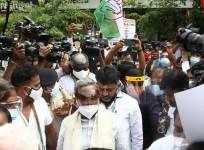 Karnataka Congress leaders held for protesting fuel price hike