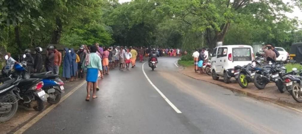 A still from Menonpara Beverage outlet Kerala beverage outlet