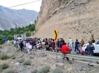 Demanding construction of road, natives of PoJK staging a dharna at Karakorum highway