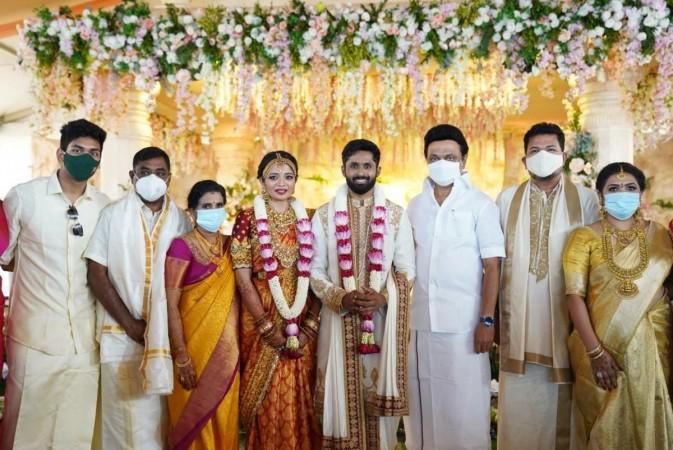 Director Shankar's Daughter Wedding: TN Chief Minister Attend Aishwarya