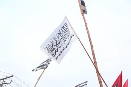 Afghanistan: Taliban flag raised above border crossing with Pakistan