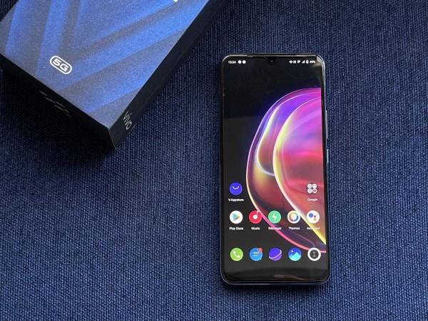 vivo V21 (5G) review: Design, controls