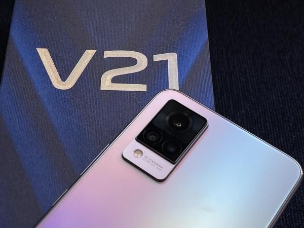 vivo V21 (5G) review: Design, controls