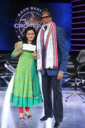 Dr Deepa Sharma with Amitabh Bachchan during a KBC show Dr Deepa Sharma with Amitabh Bachchan during a KBC show