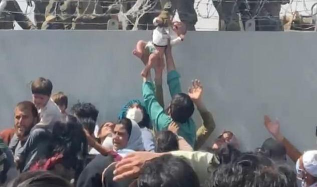 Kabul airport baby pic