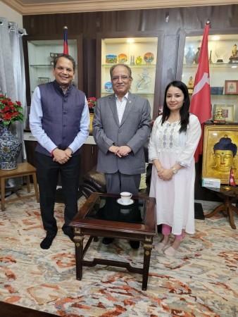 Vijay Chauthaiwale with chief of Communist Party of Nepal(Maoist Centre) and ex-PM of Nepal Prachanda, Ganga Dahal Vijay Chauthaiwale with chief of Communist Party of Nepal(Maoist Centre) and ex-PM of Nepal Prachanda