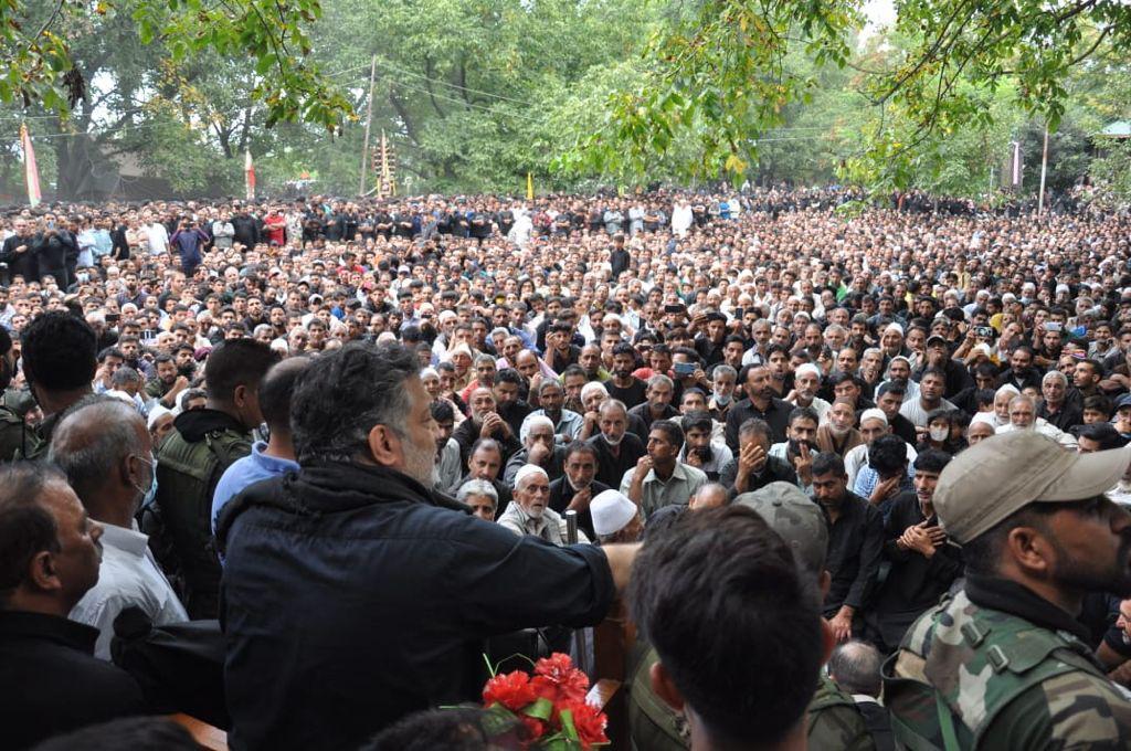 J&K's Muharram procession in photos; Kashmir not under lockdown [proof here]